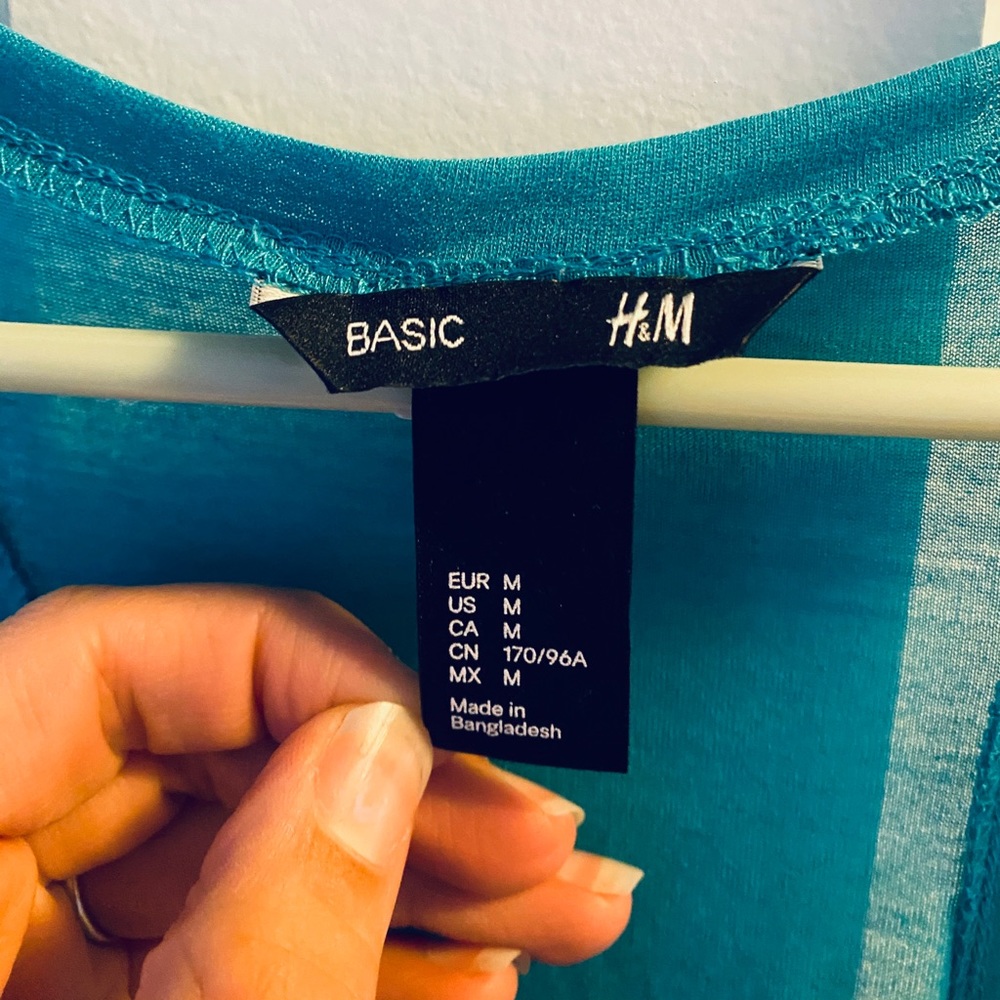 H&M Razorback Teal Tank - Picture 3 of 4